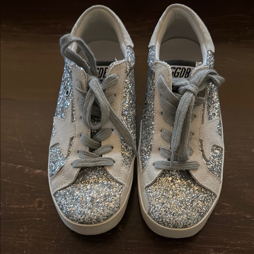 Superstar Goose sneakers in size 7 white and silver shoes
